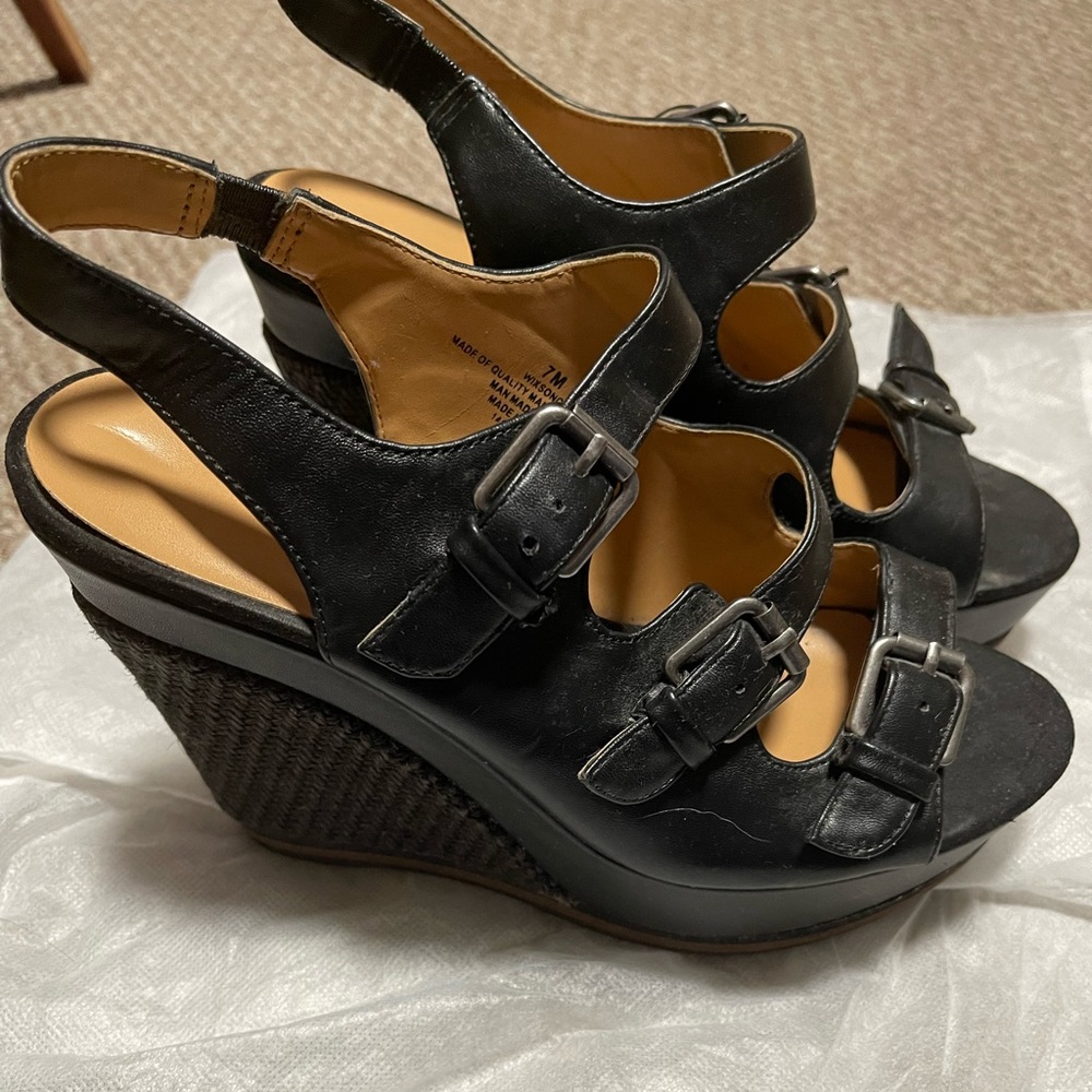 Selling no longer can wear high heels